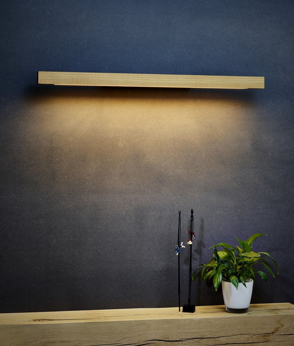 wandleuchte orphie DE produkte wandleuchte orphie designer Leuchte-mit Komode.jpg